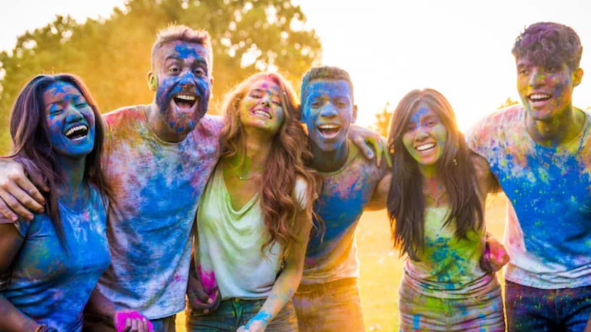 Play with Colours, Not Hair Damage: Your Holi Haircare Guide Play with Colours, Not Hair Damage: Your Holi Haircare Guide