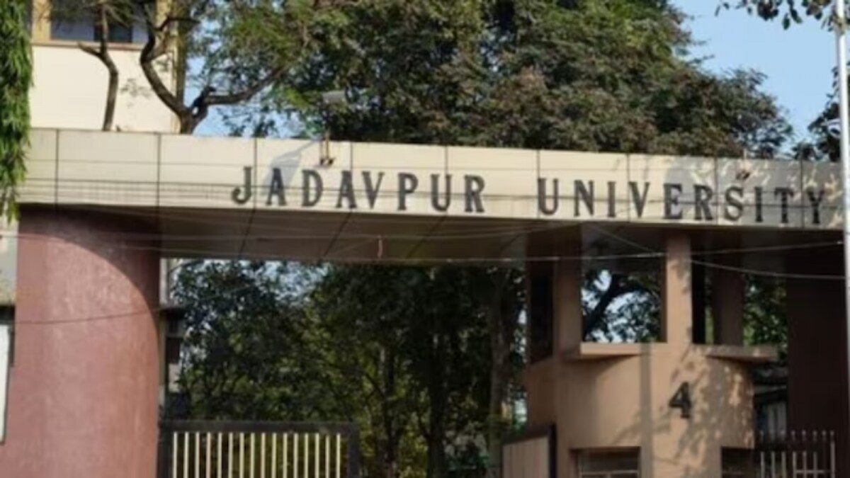 Protests Continue At Jadavpur University As Students Demand Minister Bratya Basu’s Resignation Over Campus Clash