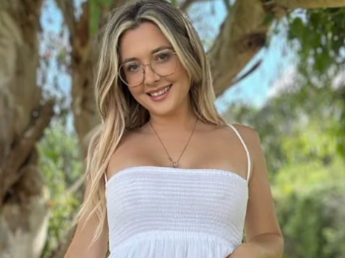 Better Work-Life Balance: Woman Leaves Bank Job Of 7 Years To Become  OnlyFans Porn Star - News18