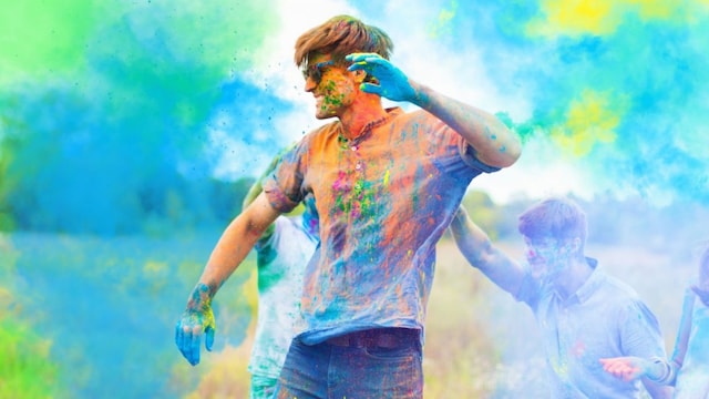 how to dress up for holi party