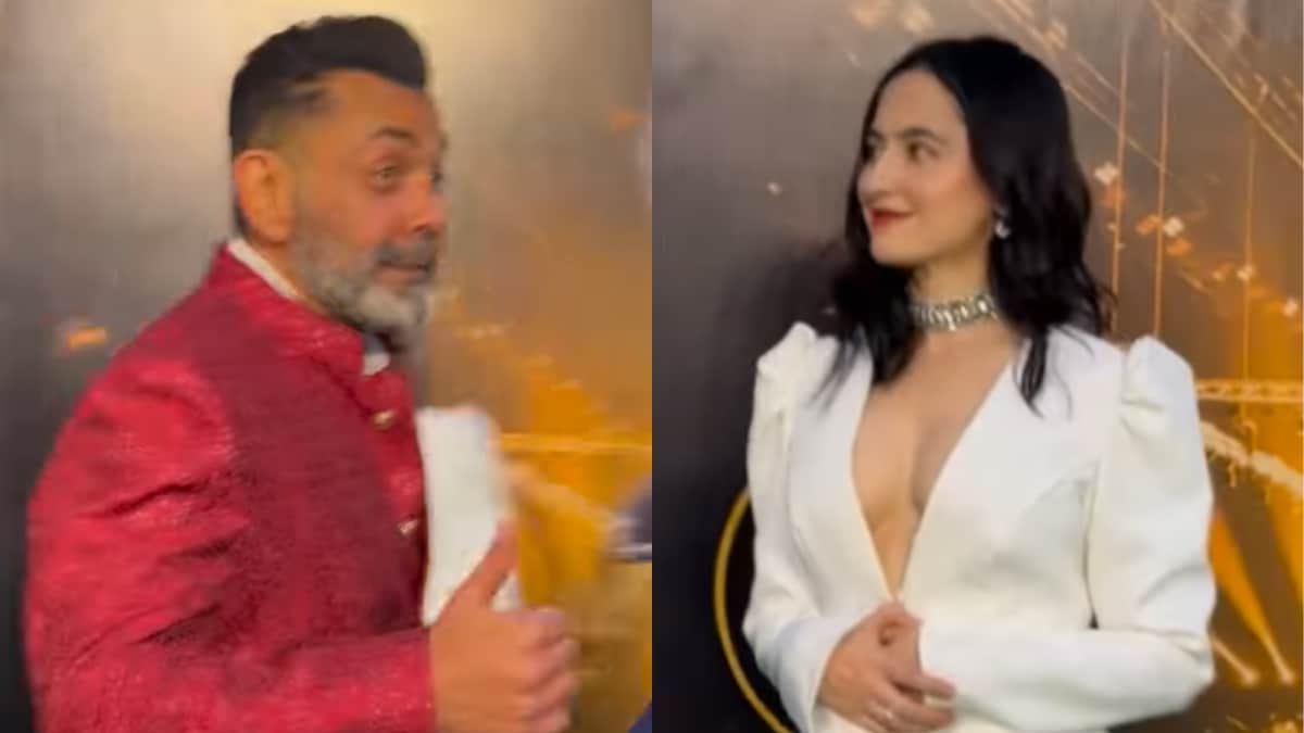 Bobby Deol Walks Past Sanjeeda Shaikh On IIFA Green Carpet. See Her Reaction | Video Bobby Deol Walks Past Sanjeeda Shaikh On IIFA Green Carpet. See Her Reaction | Video