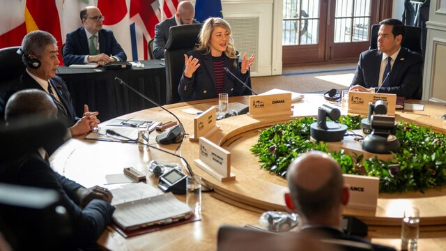 Canadian Foreign Minister Melanie Joly (C) speaks during the G7 foreign ministers meeting in La Malbaie, Quebec, on March 13, 2025. (AFP photo)