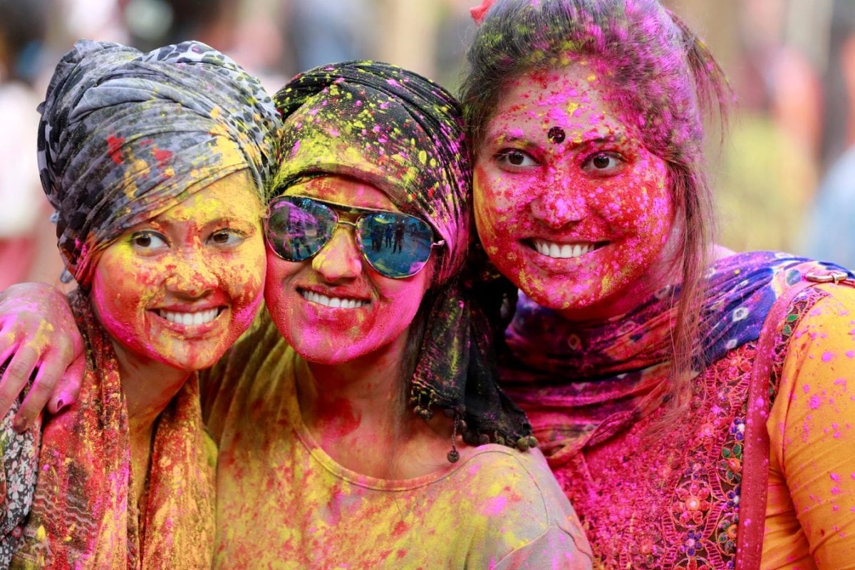 Holi Safety Tips: How To Protect Your Skin, Hair, And Eyes From Colours