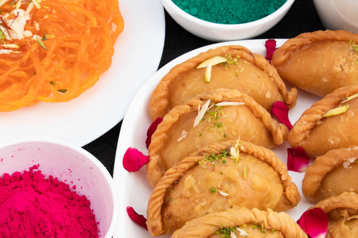 Holi 2025: Traditional Foods That You Can't Miss During This Festival Of Colours