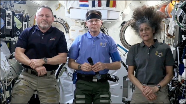 Butch Wilmore (L) and Sunita Williams (R) addressing a news conference. (AP)