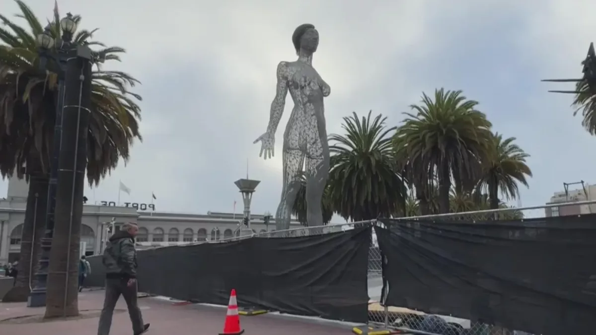 Who s Greeting Visitors In San Francisco A 45 Foot Tall Nude Woman 