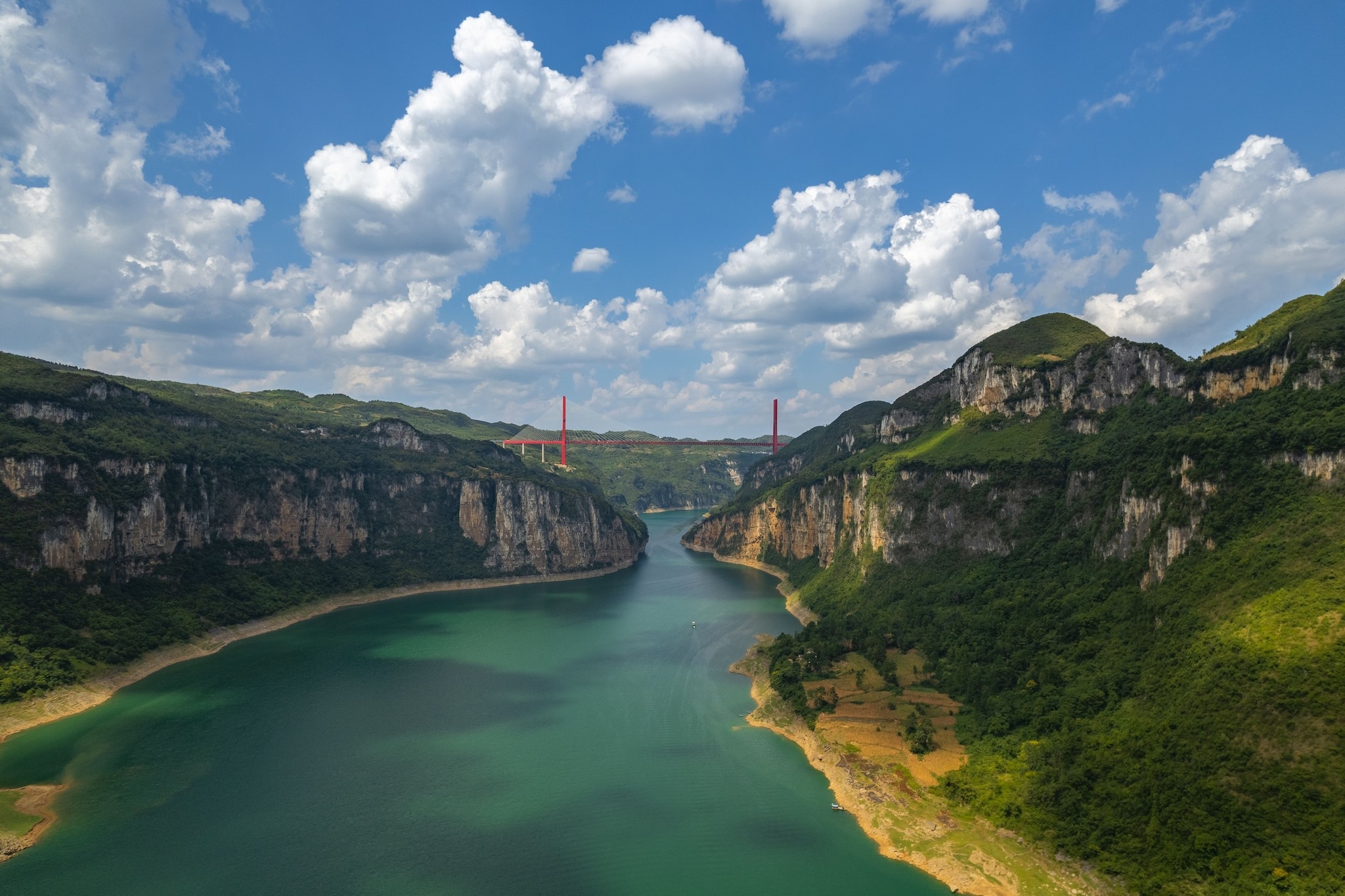 From China to France: Exploring the 7 Tallest Road Bridges on Earth