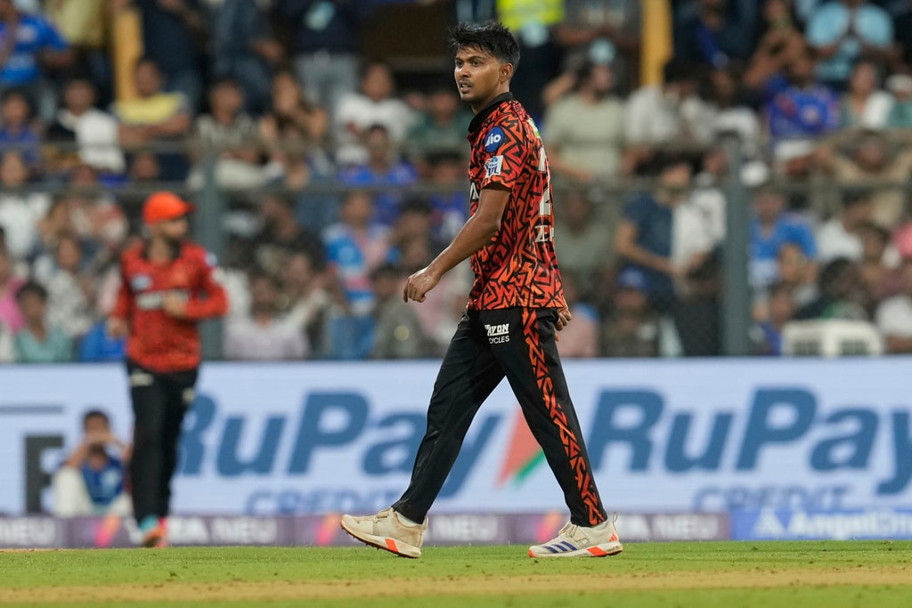 Zeeshan Ansari got the wicket of Ryan Rickelton bu Heinrich Klaasen had his gloves in front of the wickets (AP) Zeeshan Ansari got the wicket of Ryan Rickelton bu Heinrich Klaasen had his gloves in front of the wickets (AP)