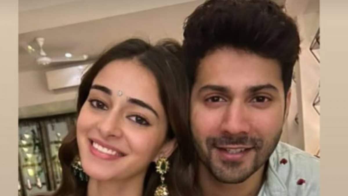 Ananya Panday Shares Unseen Photo Of ‘Annoying’ Varun Dhawan On His Birthday, Latter Reacts Ananya Panday Shares Unseen Photo Of ‘Annoying’ Varun Dhawan On His Birthday, Latter Reacts