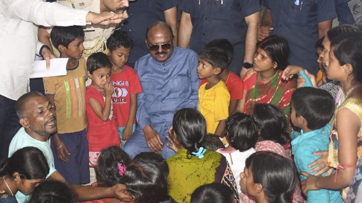 Bengal Governor Bose Tours Relief Camps In Malda, Murshidabad As Survivors Recall Waqf Protest Violence Bengal Governor Bose Tours Relief Camps In Malda, Murshidabad As Survivors Recall Waqf Protest Violence