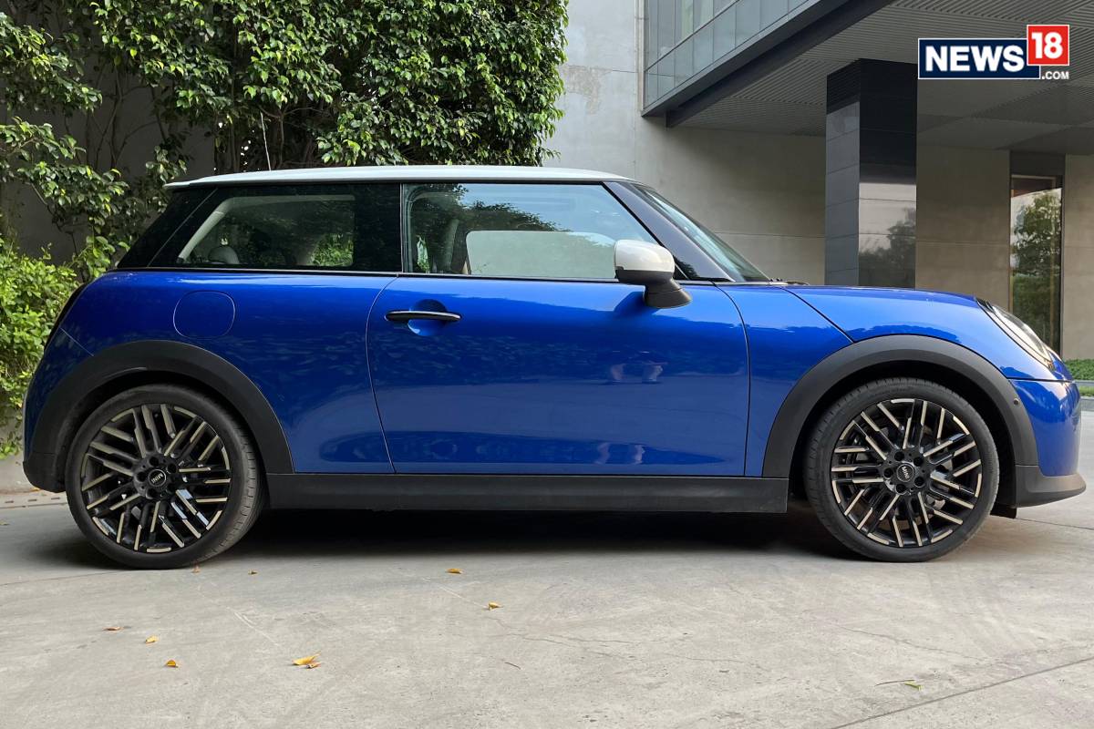 MINI Cooper S. (Photo: Shahrukh Shah/ News18) MINI Cooper S. (Photo: Shahrukh Shah/ News18)
