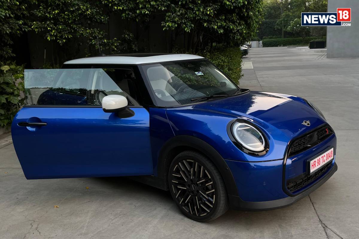 MINI Cooper S. (Photo: Shahrukh Shah/ News18) MINI Cooper S. (Photo: Shahrukh Shah/ News18)