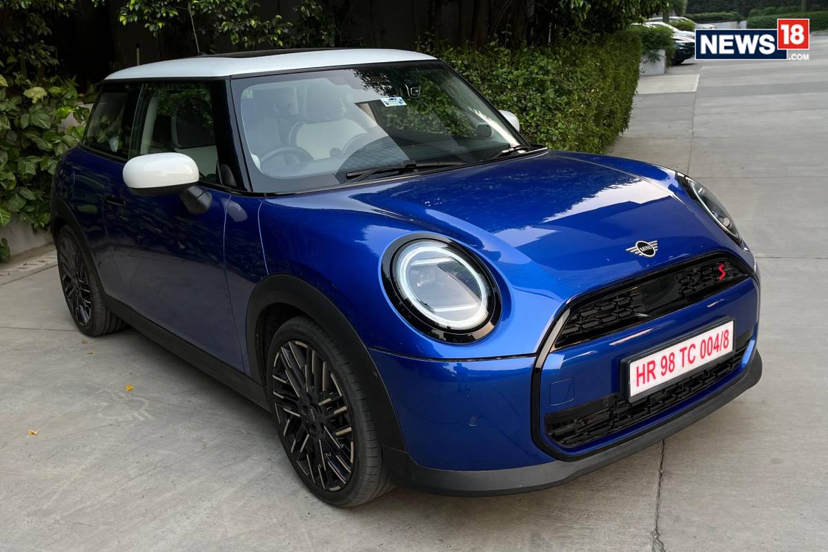 MINI Cooper S. (Photo: Shahrukh Shah/ News18) MINI Cooper S. (Photo: Shahrukh Shah/ News18)