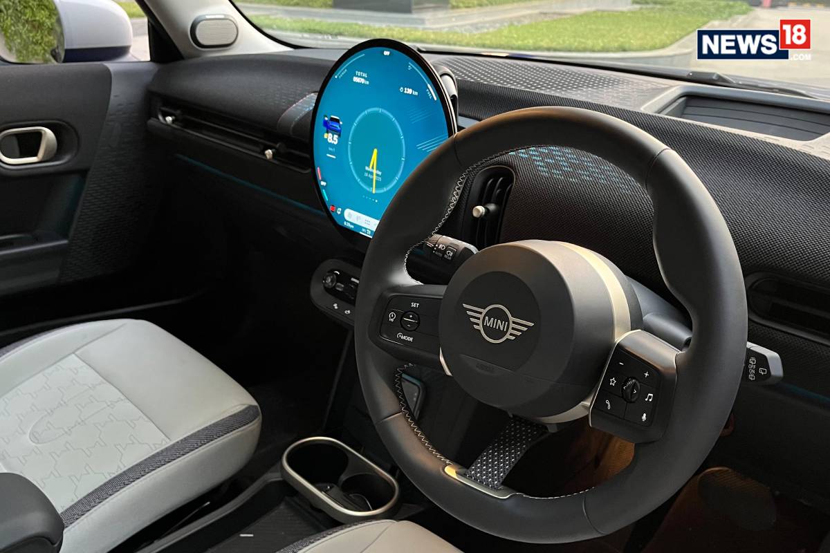 MINI Cooper S. (Photo: Shahrukh Shah/ News18) MINI Cooper S. (Photo: Shahrukh Shah/ News18)