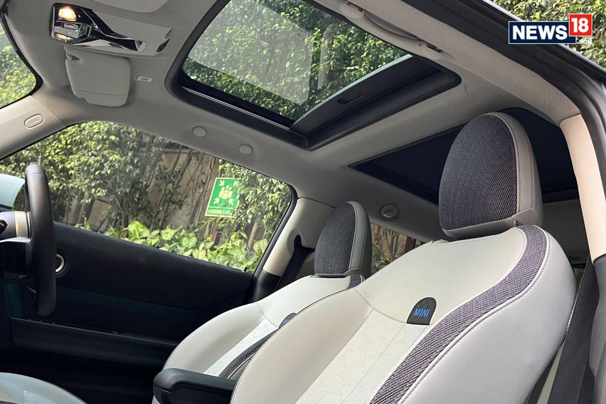 MINI Cooper S. (Photo: Shahrukh Shah/ News18) MINI Cooper S. (Photo: Shahrukh Shah/ News18)