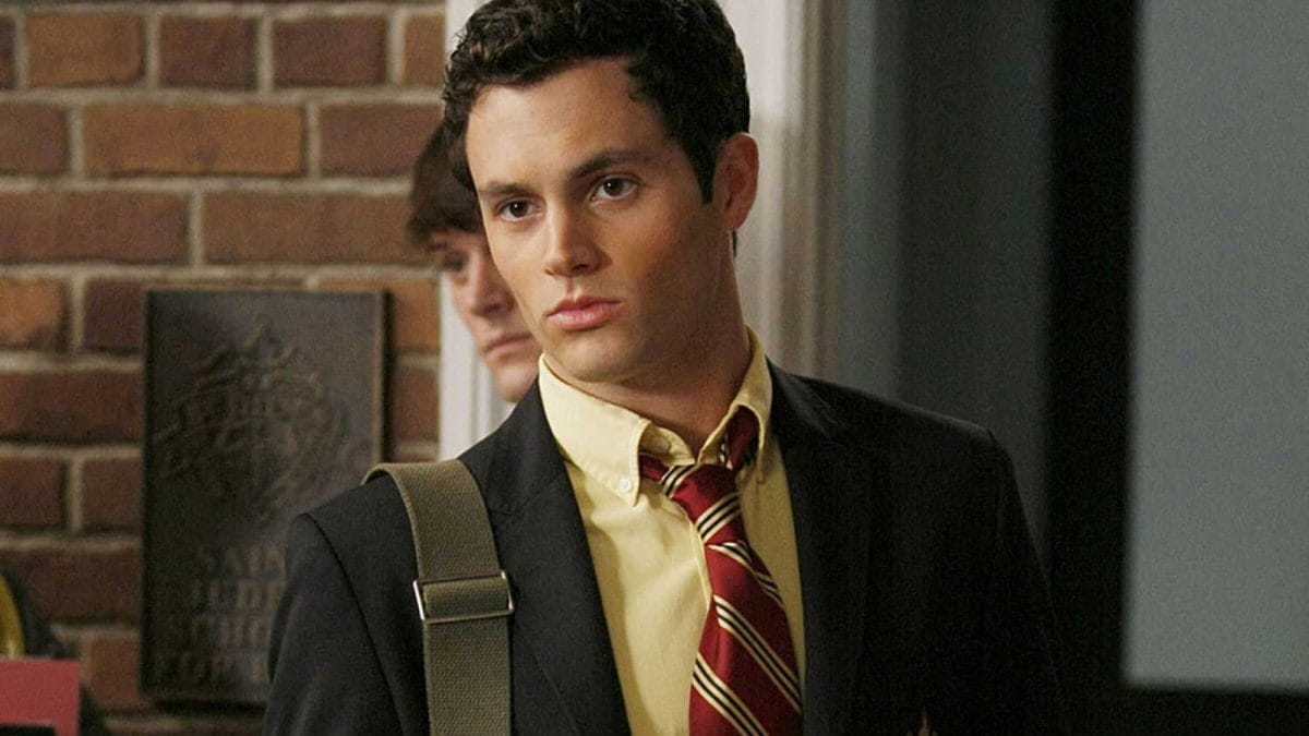 Penn Badgley discussing Gossip Girl