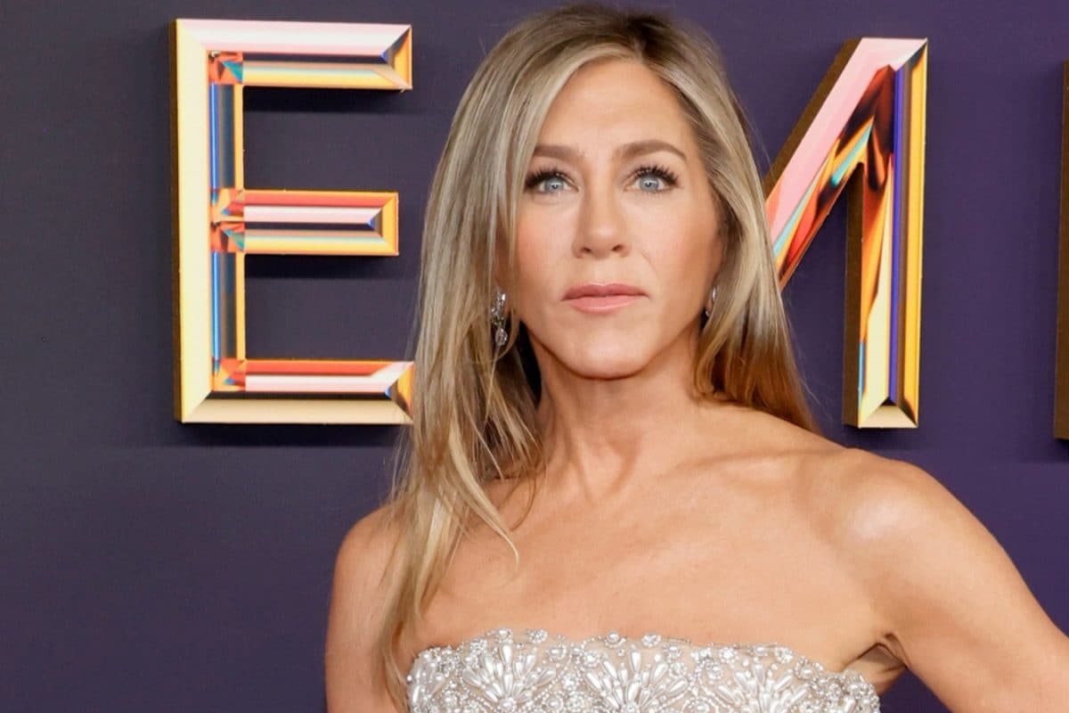 Jennifer Aniston Reveals She Was Completely Naked When Fans Approached  Her: Not Surprising... | Movies News - News18