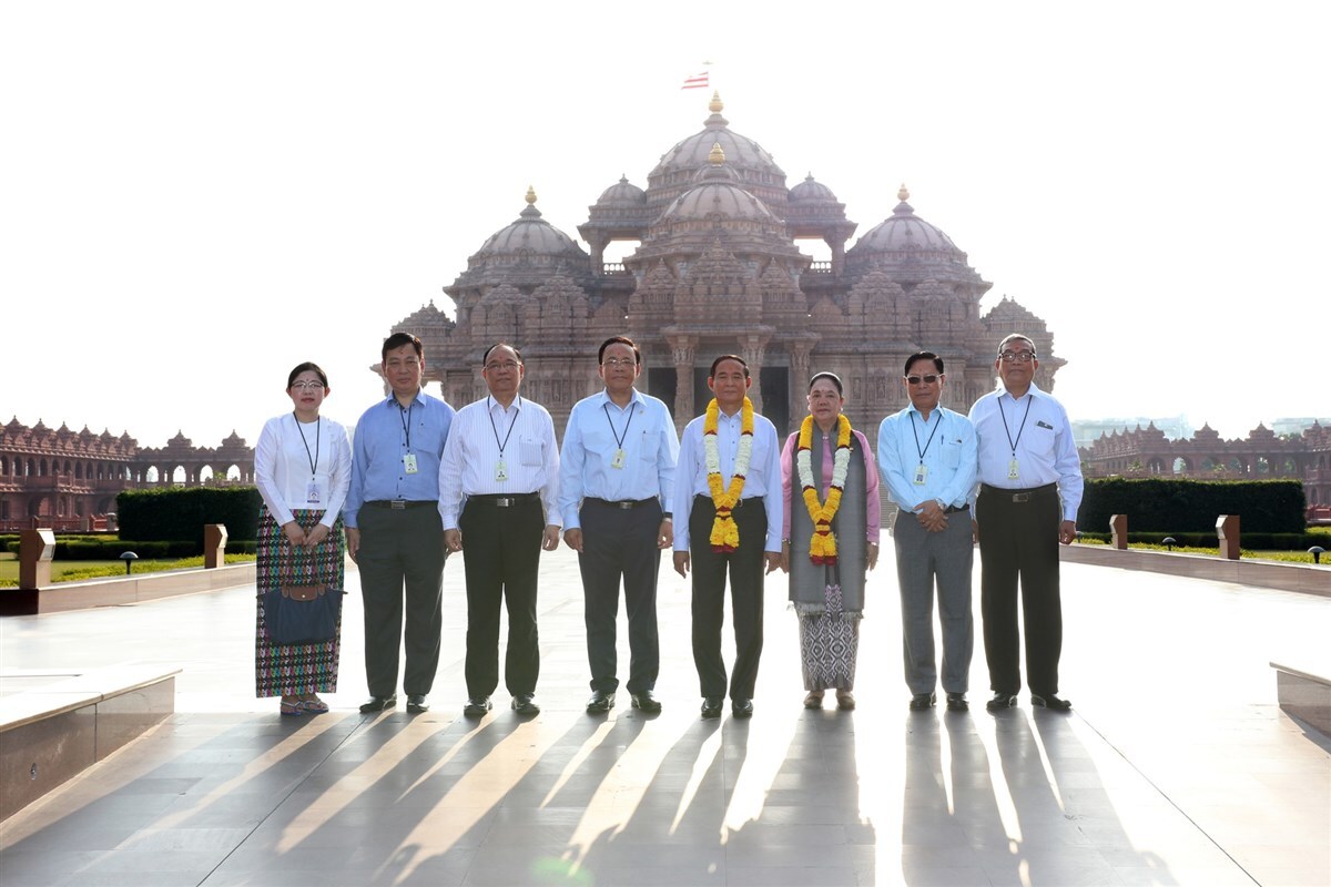 Win Myint at Akshardham Win Myint at Akshardham