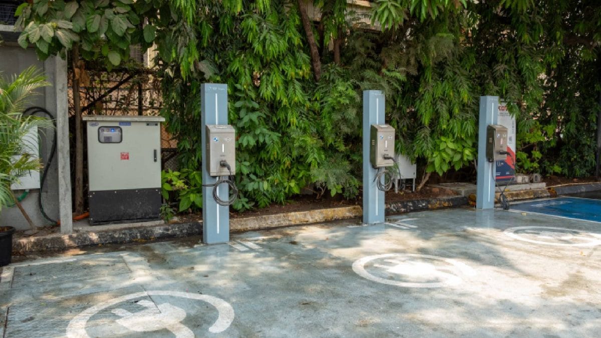 Statiq Installs 60 kW Fast EV Charger And BMW Wallboxes At The Club Mumbai