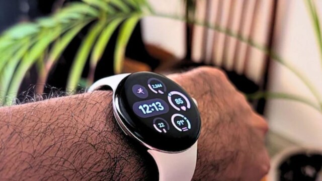The Pixel Watch 4 could look bulkier than last year's Watch 3 model.