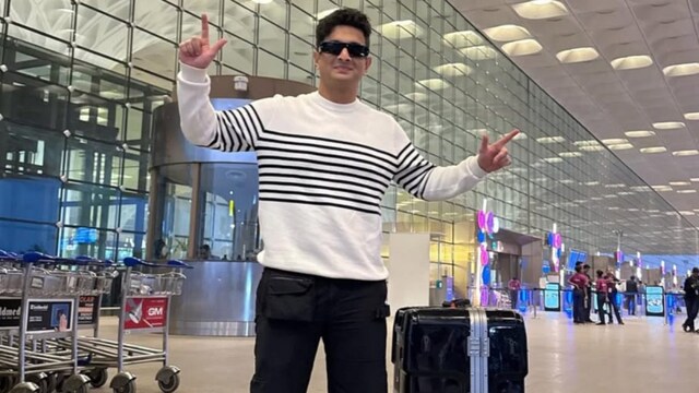 Ranveer Allahbadia celebrates as he gets his passport back