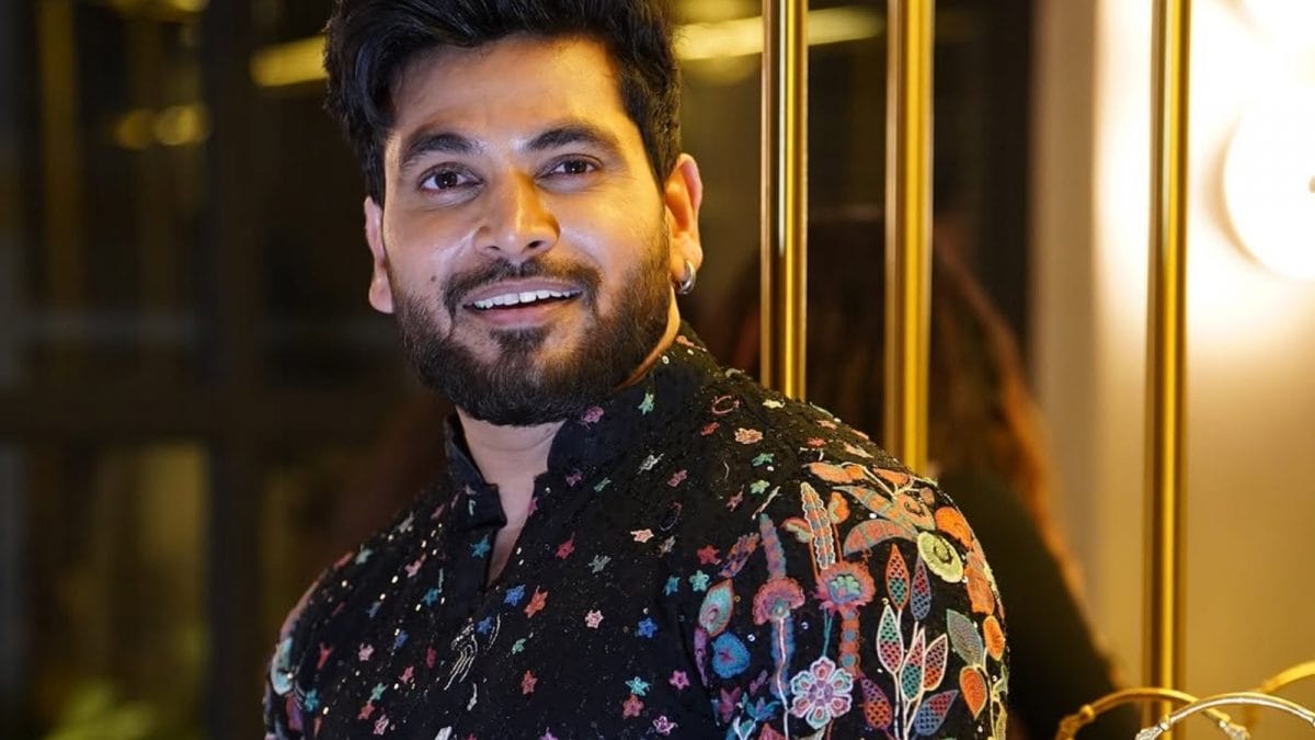 Watch: Shiv Thakare And His Family’s A Limousine Ride In Dubai | Movies News