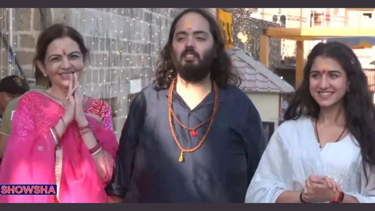 Anant Ambani Completes Padyatra On Birthday: Sand Sculpture To Interaction With Kids, A Look At Key Moments Anant Ambani Completes Padyatra On Birthday: Sand Sculpture To Interaction With Kids, A Look At Key Moments