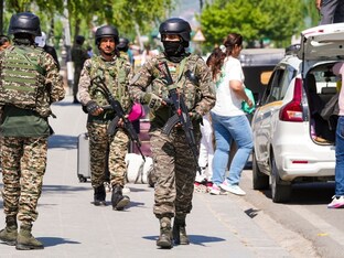 Security personnel keep vigil, in the aftermath of the Pahalgam terrorist attack, in Srinagar. (Image: PTI/S Irfan) Security personnel keep vigil, in the aftermath of the Pahalgam terrorist attack, in Srinagar. (Image: PTI/S Irfan)