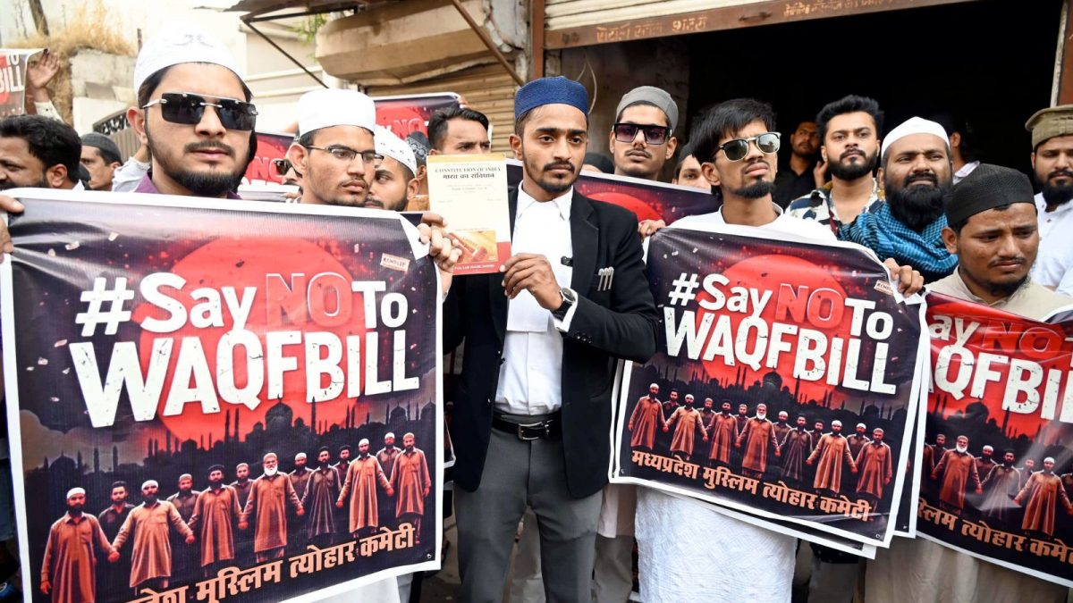Supreme Court Examines Waqf Act Amendment, Cautions Against Interference