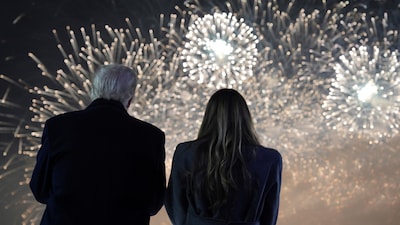 The apex court stated that applications seeking to lift the existing ban on the sale of crackers can only be considered once a workable framework is in place to guarantee that only less-polluting versions reach consumers. (Representational image/AP)