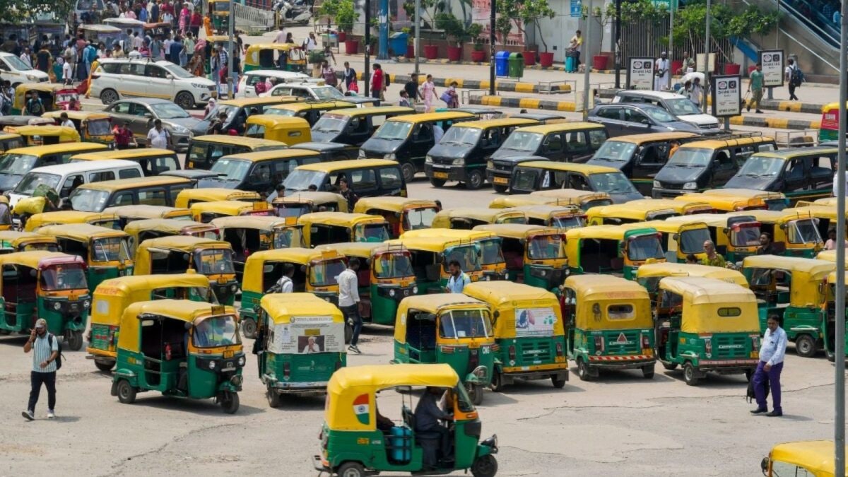 Delhi Govt Won’t Ban CNG Autorickshaws, Don’t Believe Baseless Rumours: Transport Minister Amid EV Push