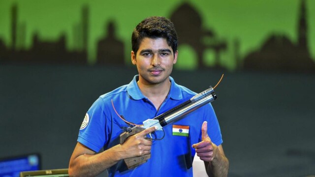 Indian shooter Saurabh Chaudhary (X)