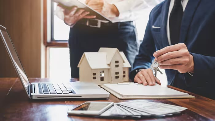 Voluntary renunciation: If the daughter signs an agreement voluntarily relinquishing her share of the property, for example, in exchange for money or other benefits, she forfeits her right. However, if the agreement was signed under duress or fraud, she can challenge it in court. (News18 Kannada) Voluntary renunciation: If the daughter signs an agreement voluntarily relinquishing her share of the property, for example, in exchange for money or other benefits, she forfeits her right. However, if the agreement was signed under duress or fraud, she can challenge it in court. (News18 Kannada)