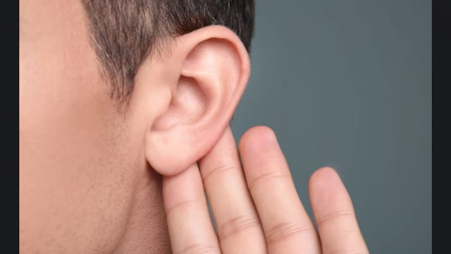 WHO report highlights that over 160 crore people worldwide currently live with some degree of hearing loss, out of which around 4.3 crore need active rehabilitation. (News18 Hindi)