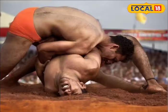 Akhara Gali: Once lined with dozens of wrestling arenas or akharas, this street was a hub for wrestlers from across the world. While few akharas remain today, some wrestlers still live here and continue to run traditional training centres. (Local18)