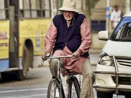 The comedy-drama Piku, released in 2015, featured Amitabh Bachchan, Irrfan Khan, and Deepika Padukone in lead roles. (News18 Hindi)