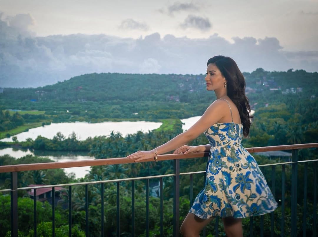 Breezy Mini Dress for Travel Travel during summer calls for something effortlessly stylish yet trendy. Channel a floral-printed mini dress like Amyra, which allows you to soak in the serenity of nature. Open hairstyle and dewy makeup amped up the diva’s look best suited for embarking on your much-awaited vacations. (Image: Instagram) Breezy Mini Dress for Travel Travel during summer calls for something effortlessly stylish yet trendy. Channel a floral-printed mini dress like Amyra, which allows you to soak in the serenity of nature. Open hairstyle and dewy makeup amped up the diva’s look best suited for embarking on your much-awaited vacations. (Image: Instagram)