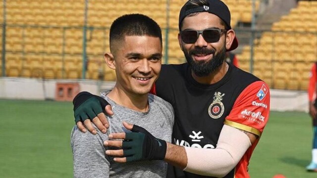 Sunil Chhetri with Virat Kohli (RCB Media)