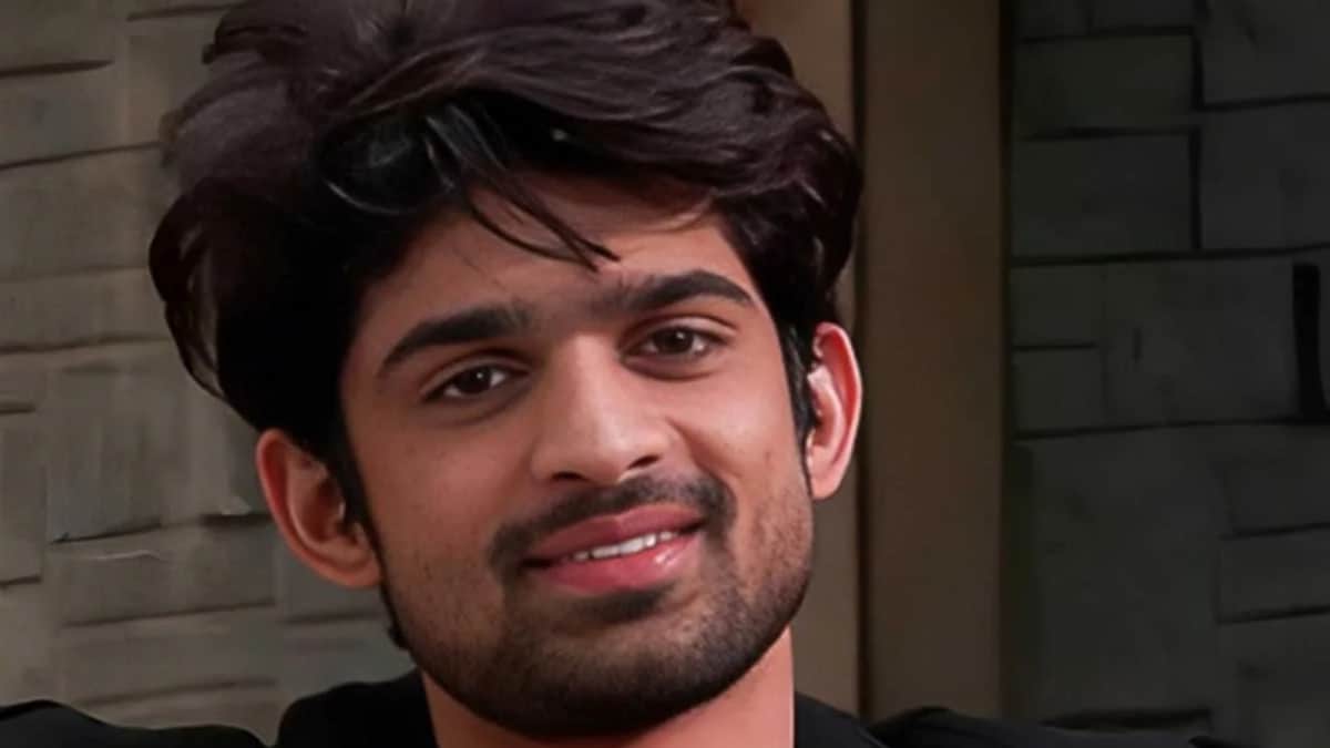 Abhishek Kumar Shares Tujhse Haii Ashiqui's Release Date With Paps