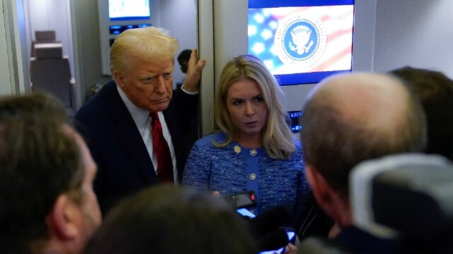  REUTERS)
