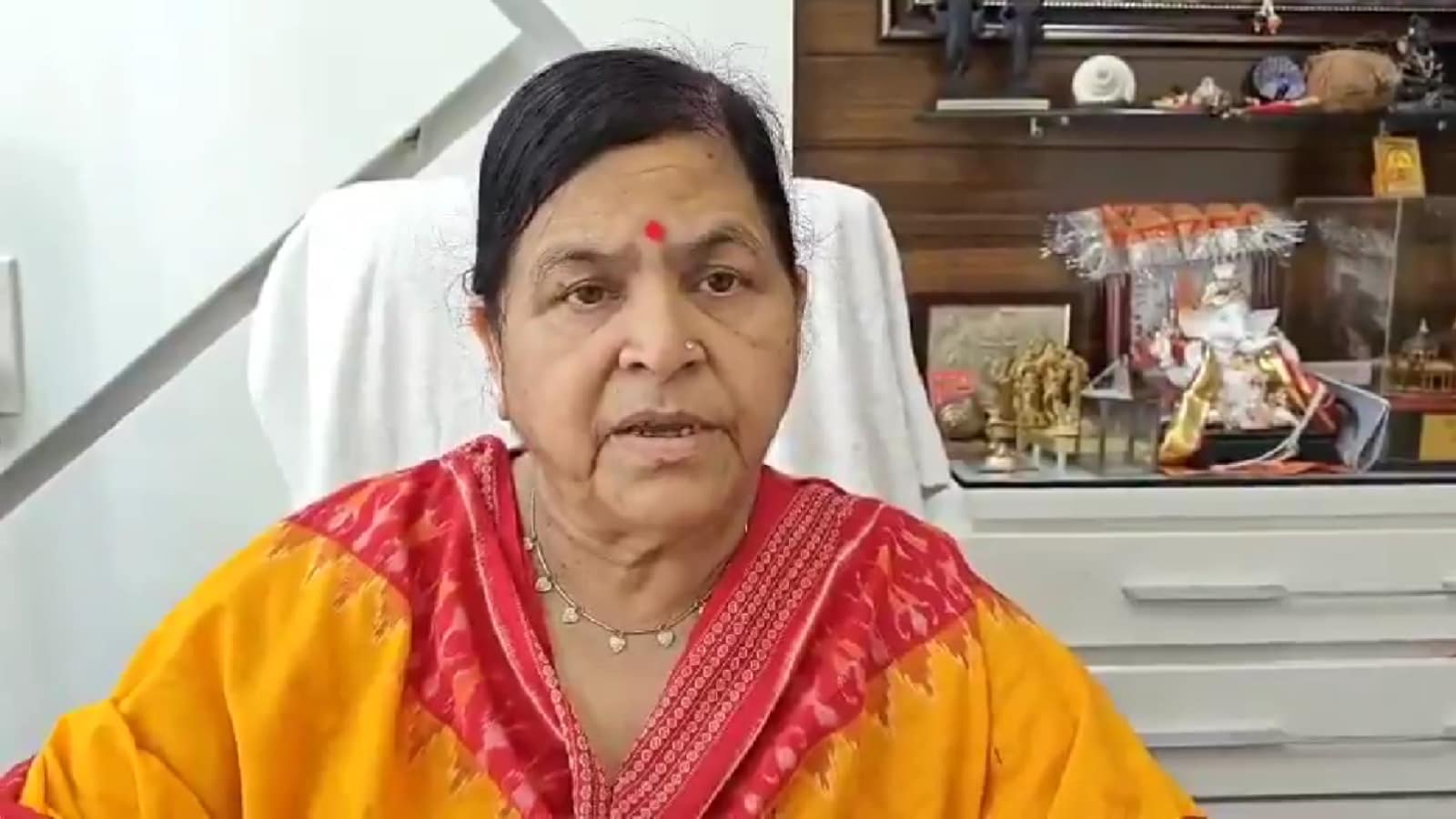 “अपने हाथों को काटें”, “आंखों का गंज