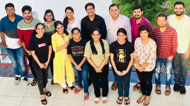 Scientists of IIT Indore utilized  instrumentality   learning to place  9  important   biologic  parameters associated with the severity of COVID-19. (News18)