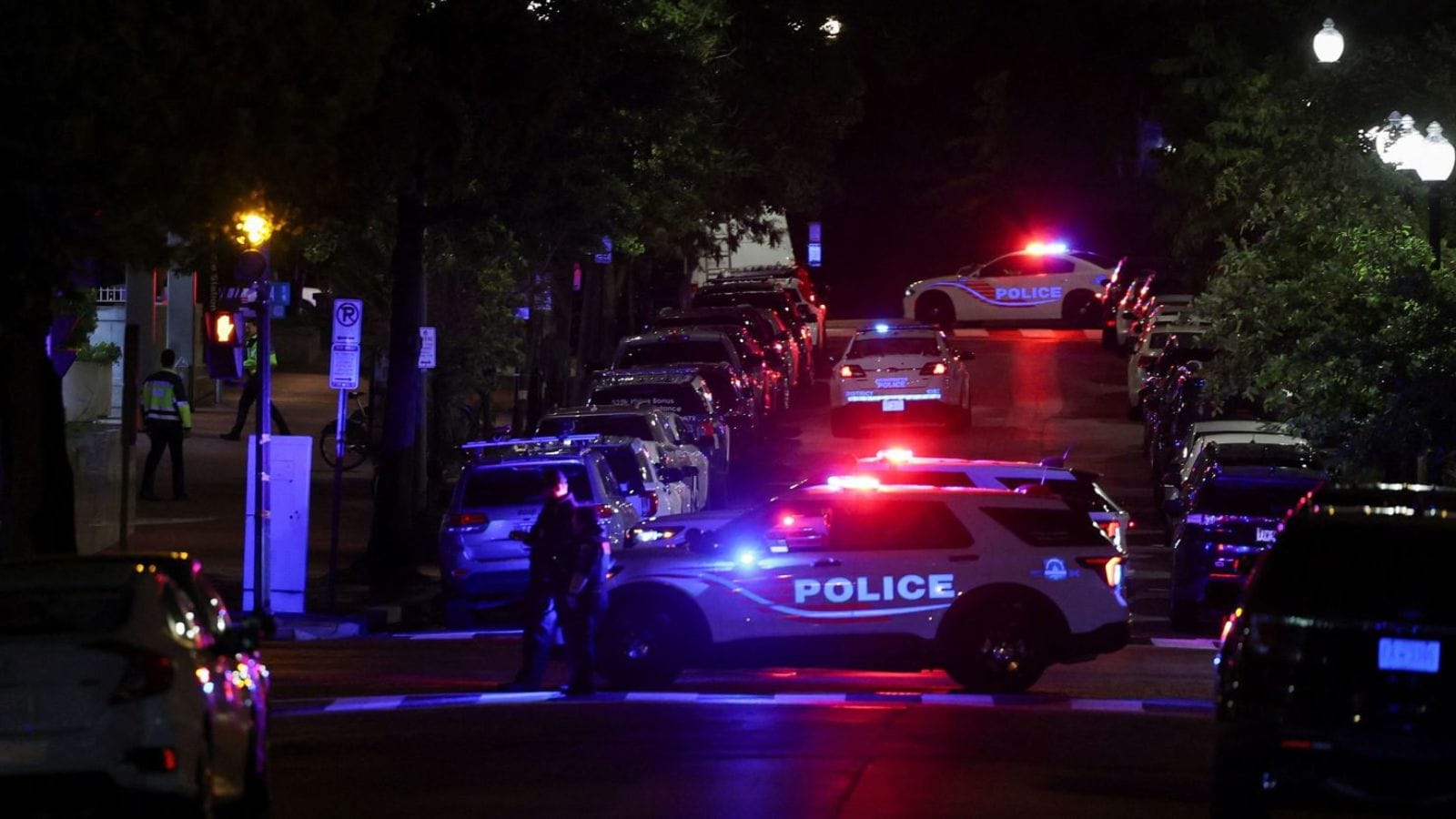 4 Killed, 14 Injured In Drive-By Shooting In Chicago