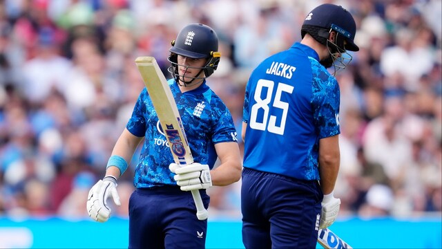 England Create History During 1st ODI Against WI, Become 1st Team In The  World To-VYGR