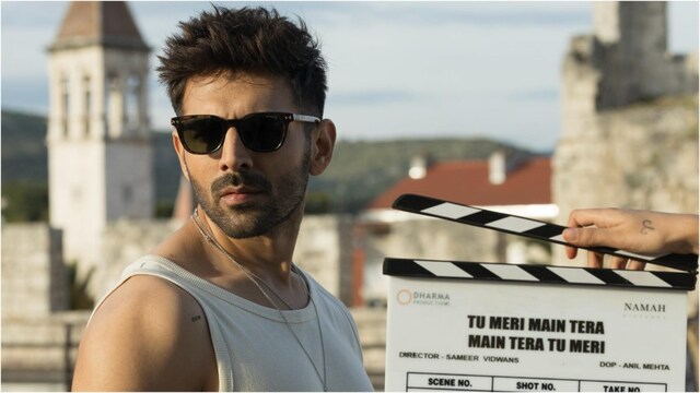 Tu Meri Main Tera Main Tera Tu Meri goes connected  floor