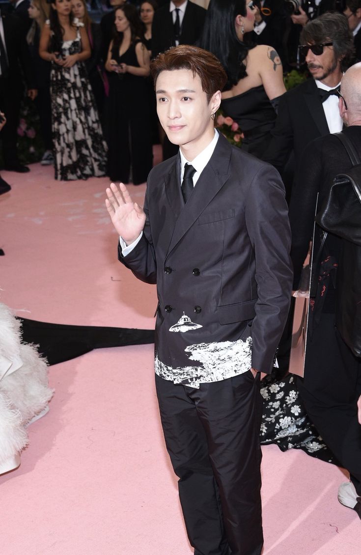 EXO's Lay at Met Gala EXO's Lay at Met Gala