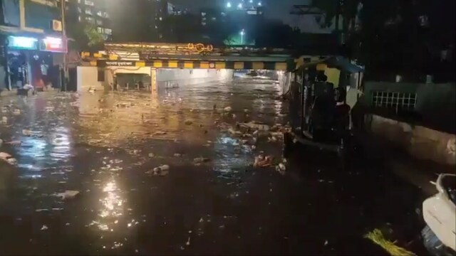 Heavy waterlogging leads to closure of Andheri Subway (Video screengrab/X)