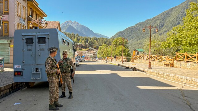  adjacent   deserted tourer  municipality  of Pahalgam, Anantnag district, J&K. (PTI)