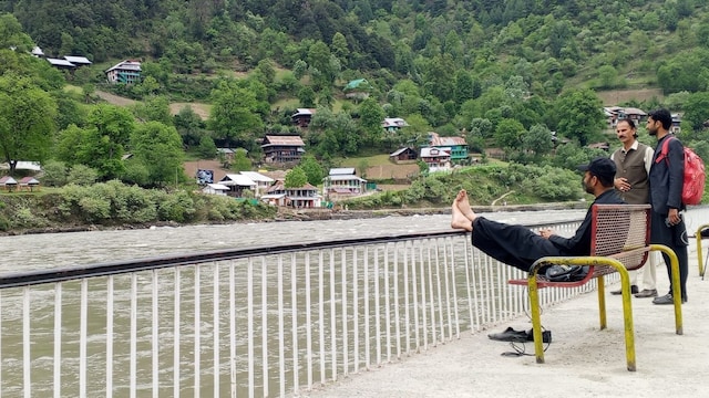 Neelum Valley in northern Pakistan attracts some 300,000 tourists each summer who marvel at its natural beauty. (AFP photo)