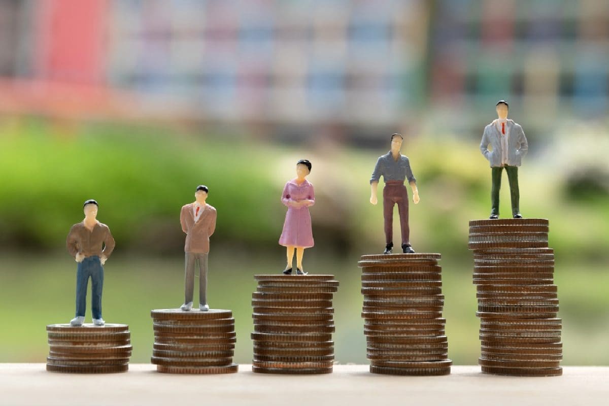 CEOs' Salary Rises 50% In 6 Years While Workers See Just 0.9% Wage Hike: Oxfam Report